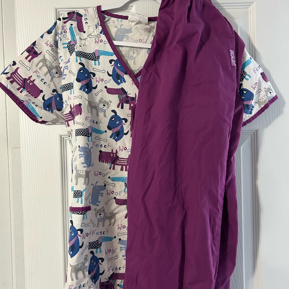 UA Scrubs Purple and White Dog Print Scrub Set Women’s Medium